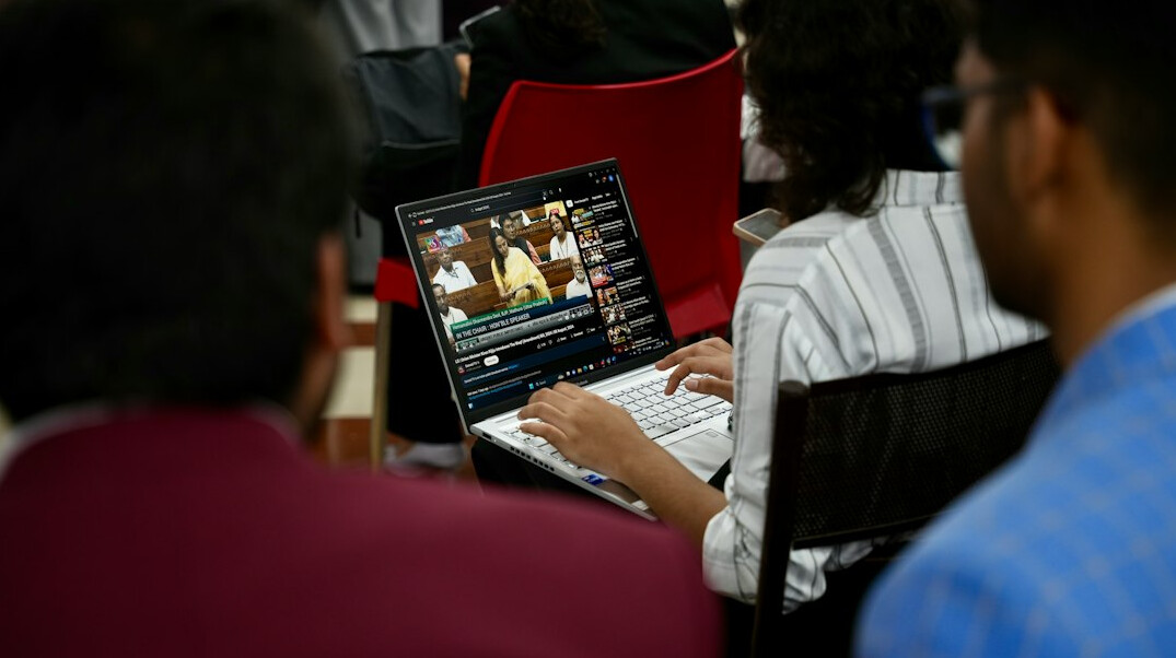 programming students in class